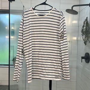 Mens Peak Performance Tee
